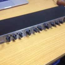 t.c electronic M350 Effects Rack for PA Front